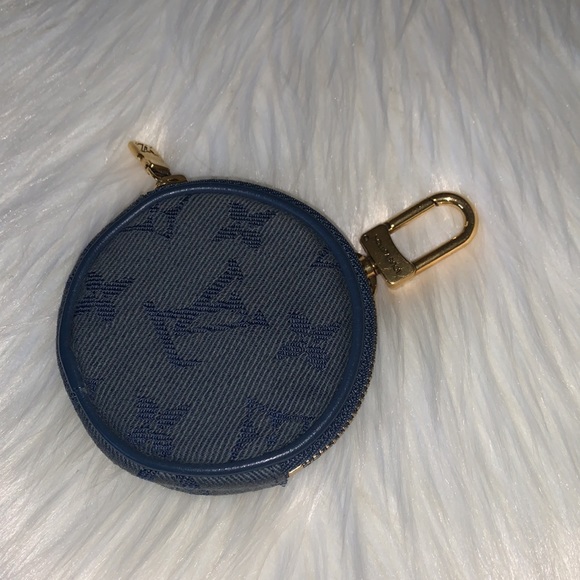 Louis Vuitton Navy Blue Monogram Denim Round Bag Charm and Key Holder - Picture 3 of 17